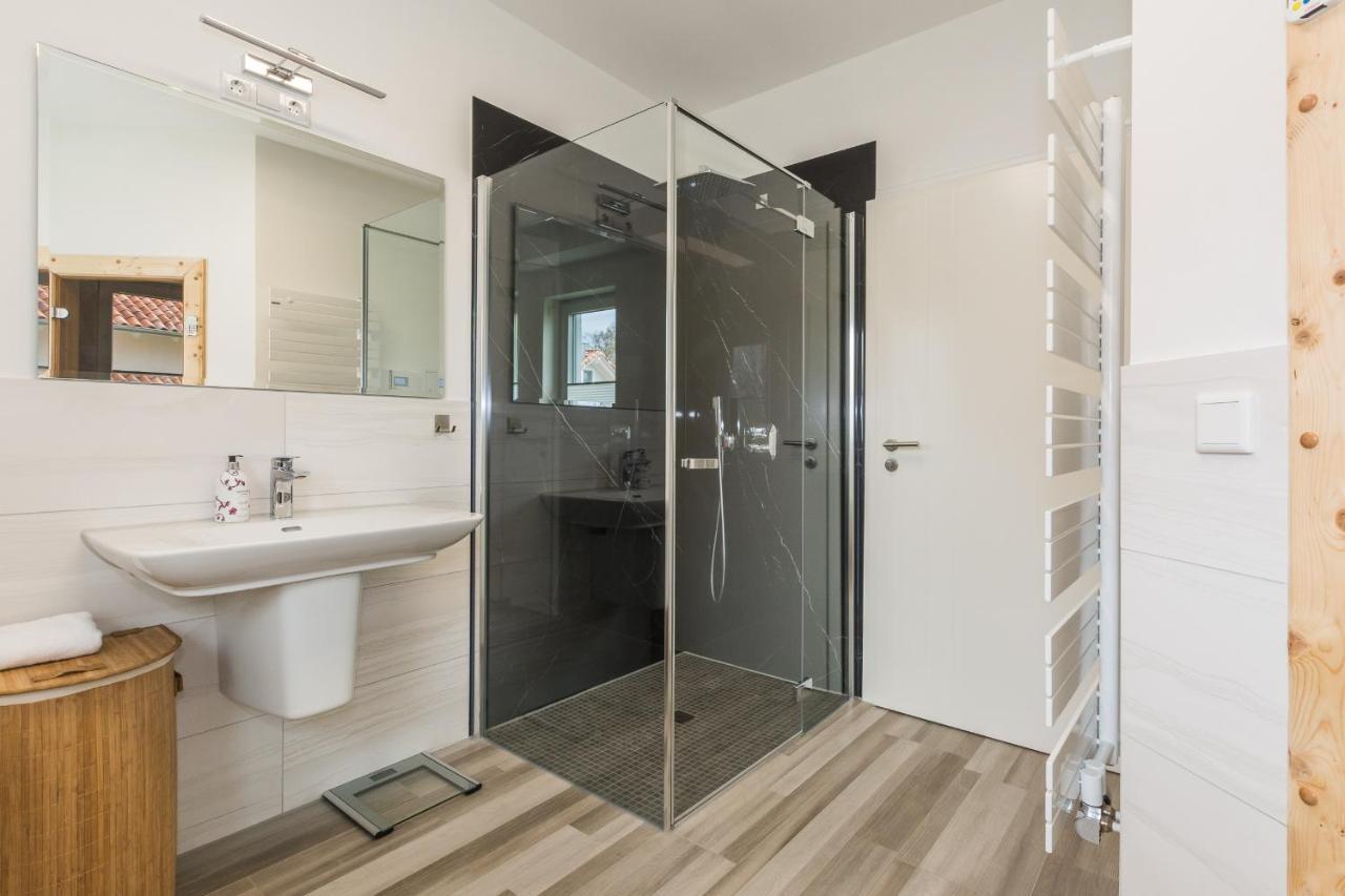 Luxus-See-Domizil Mit Sauna, Kamin Und Boot-130 Qm Fuer 6 Personen Krakow am See Exteriör bild